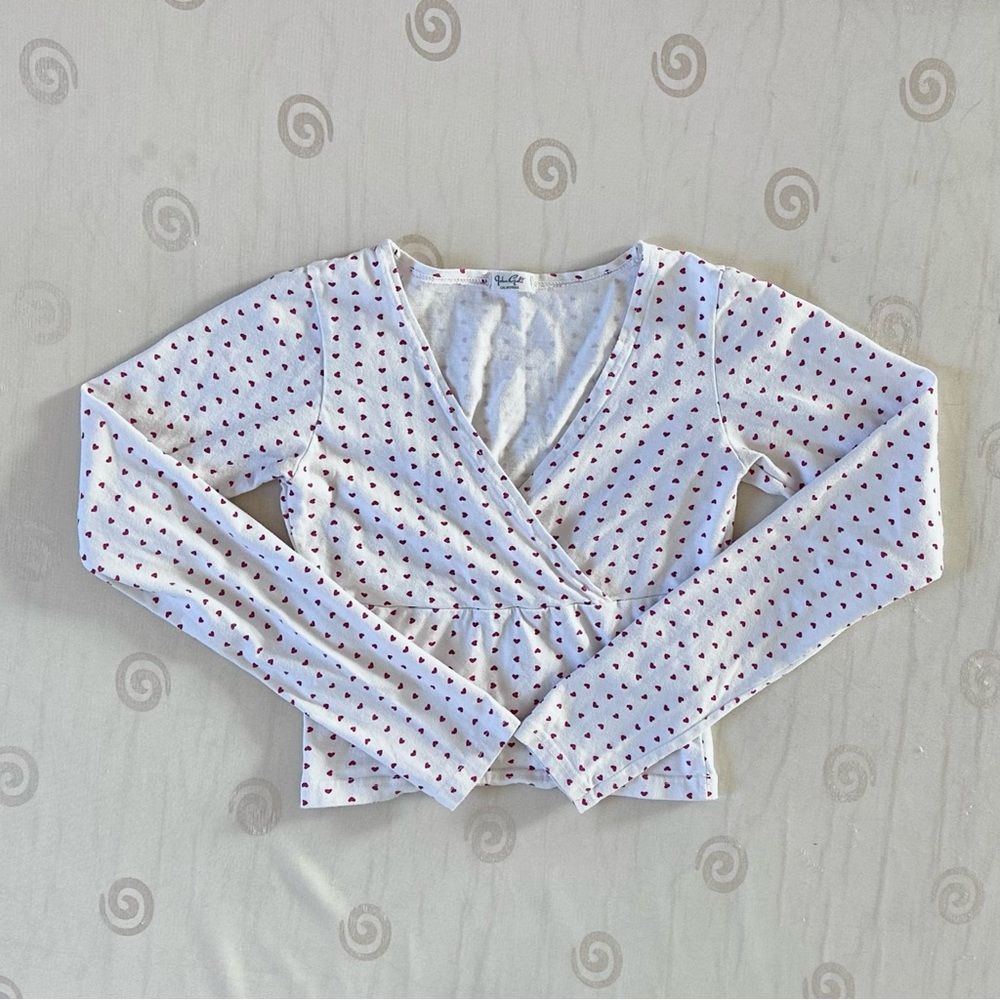 DO NOT PURCHASE ON HOLD Brandy Melville white long sleeve heart print amara top